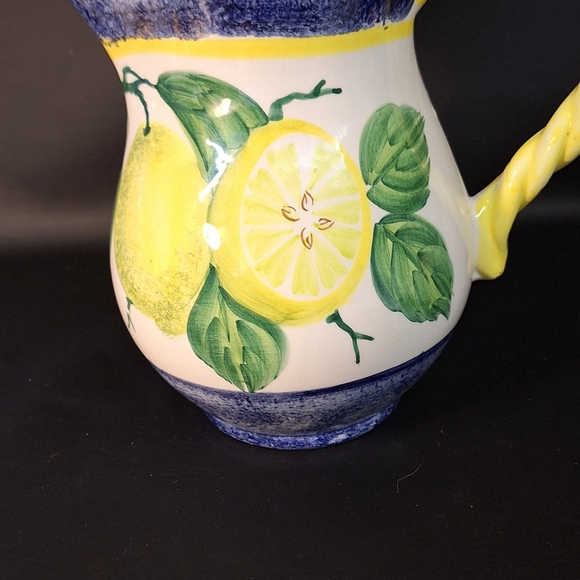 Pitcher - Picture 2 of 9